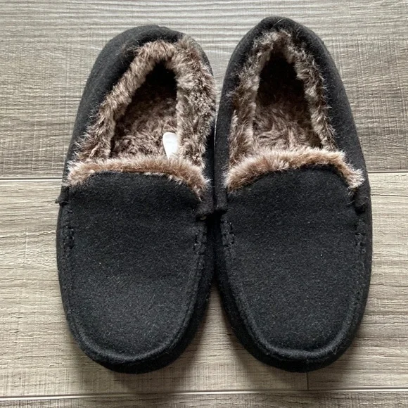 Nearly New Cat and Jack Slippers, size 2/3 - Picture 1 of 4